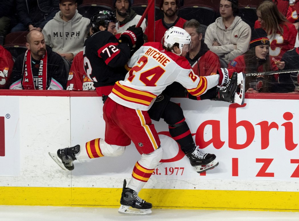 Brett Ritchie hrál za Calgary, ale v rámci trejdu, v němž opačným směrem šel jeho bratr, míří do Arizony