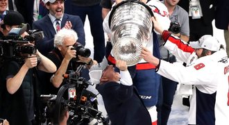 Jaké to je trénovat Ovečkina? Vypráví kouč, který ho dovedl ke Stanley Cupu