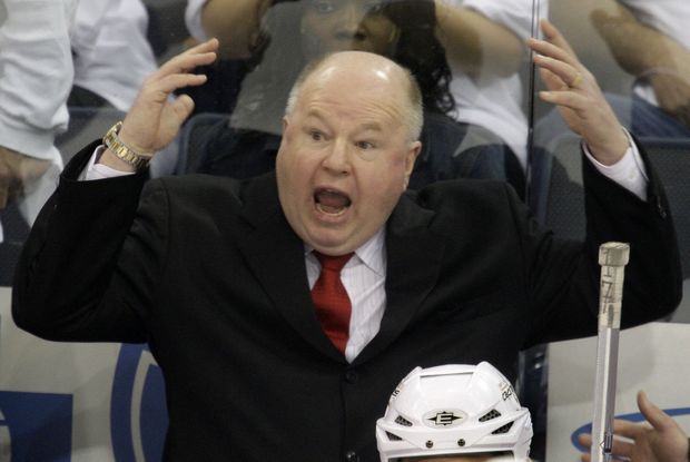 Bruce Boudreau na lavičce Washingtonu Capitals. Bruce Boudreau na lavičce Washingtonu Capitals.