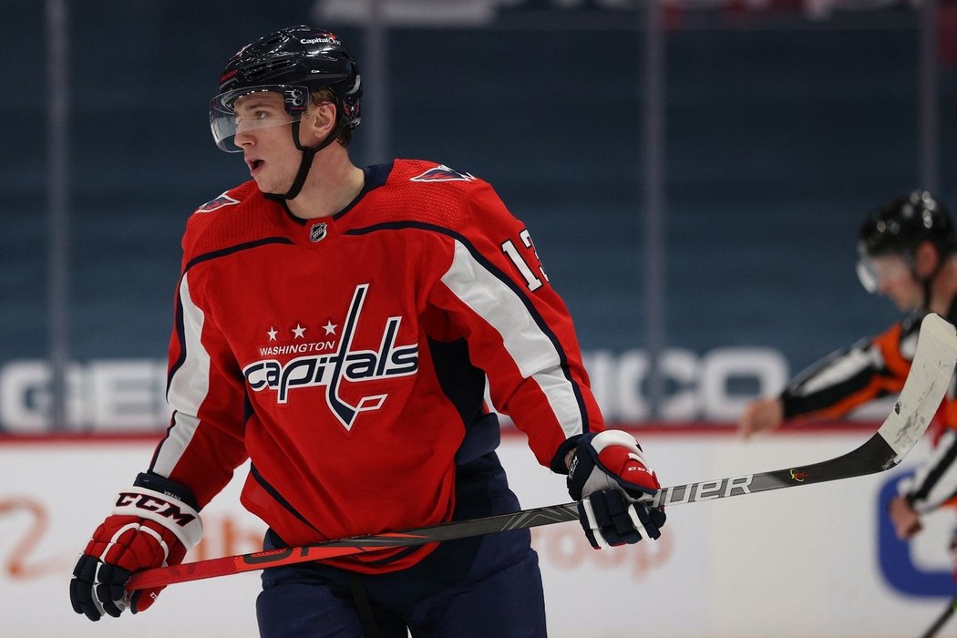 Český reprezentant Jakub Vrána v dresu Washington Capitals