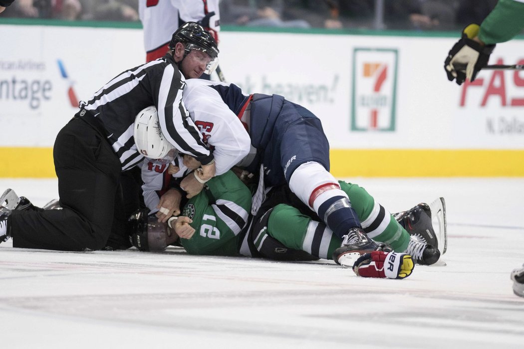 Tom Wilson si vyřizuje účty s Antoinem Rousselem