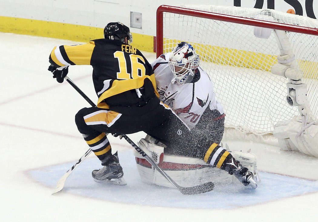 Cestu Pittsburghu nedokázal zastavit ani výtečný Braden Holtby