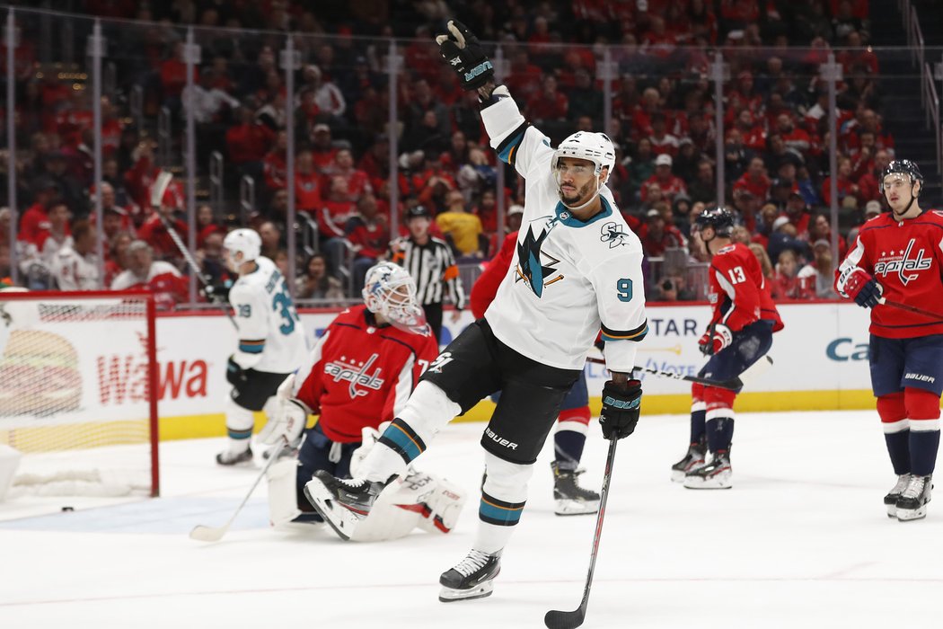 Evander Kane trefil proti Capitals hattrick