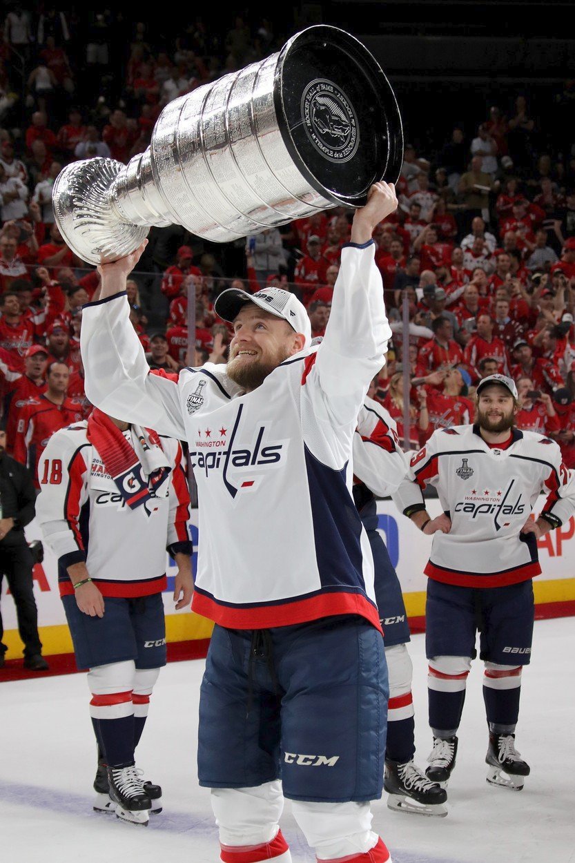 V červnu slavil Jakub Jeřábek s Washingtonem zisk Stanley Cupu