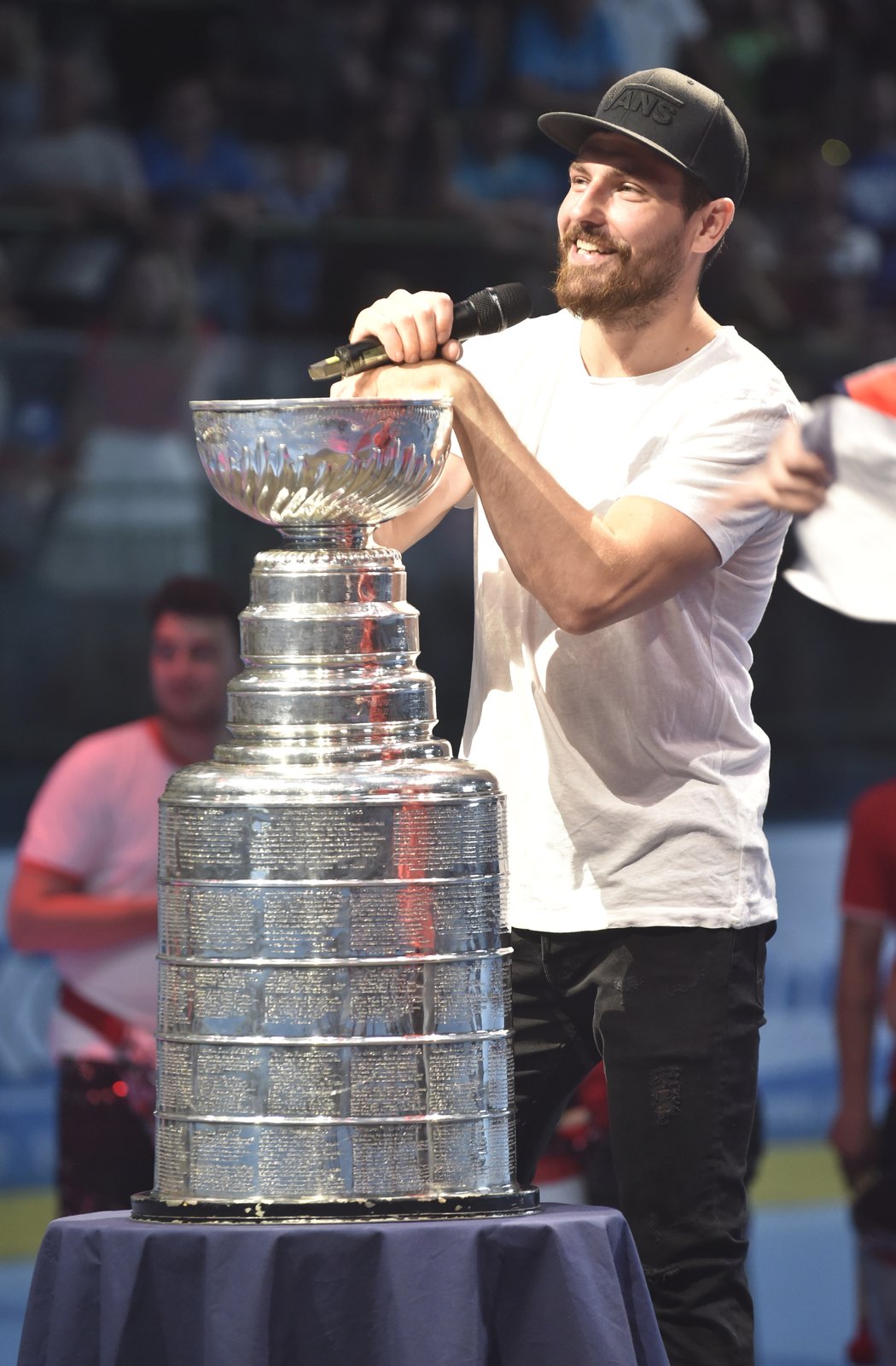 Michal Kempný předvádí v Hodoníně slavný Stanley Cup