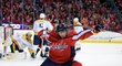 Jakub Vrána se raduje z gólu do sítě Nashvillu v silvestrovském duelu NHL