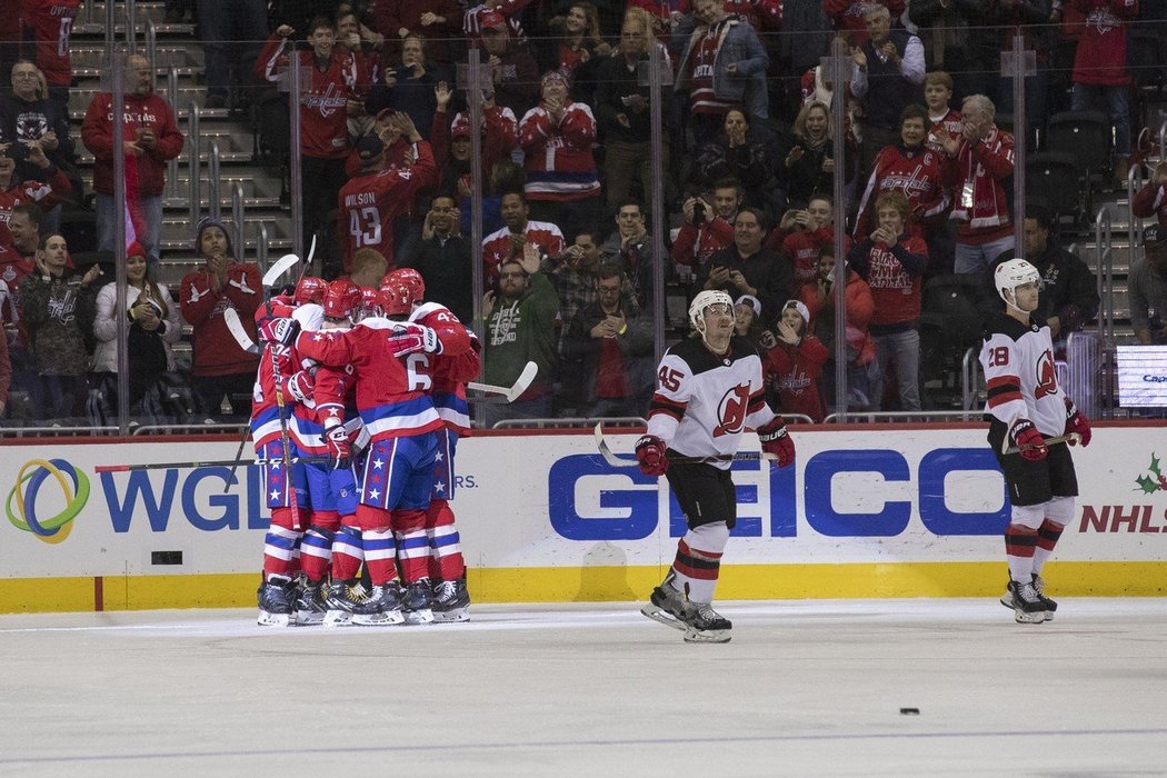 Hokejisté Washingtonu porazili v NHL i s přispěním dvou asistencí Michala Kempného na svém ledě New Jersey 6:3.