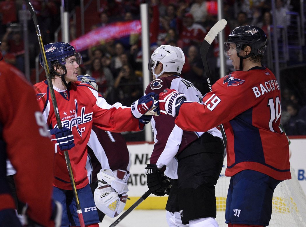 T.J. Oshie vstřelil do sítě Avalanche dvě branky