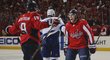 Hokejisté Washingtonu porazili Tampu Bay 3:0 a srovnali stav finále Východní konference NHL na 3:3. Dvakrát skóroval útočník T.J. Oshie.