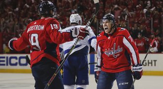 Bude 7. zápas! Washington vynuloval Tampu, T. J. Oshie skóroval dvakrát