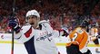 Alexandr Ovečkin se raduje, Radko Gudas smutní Alexandr Ovečkin se raduje, Radko Gudas smutní