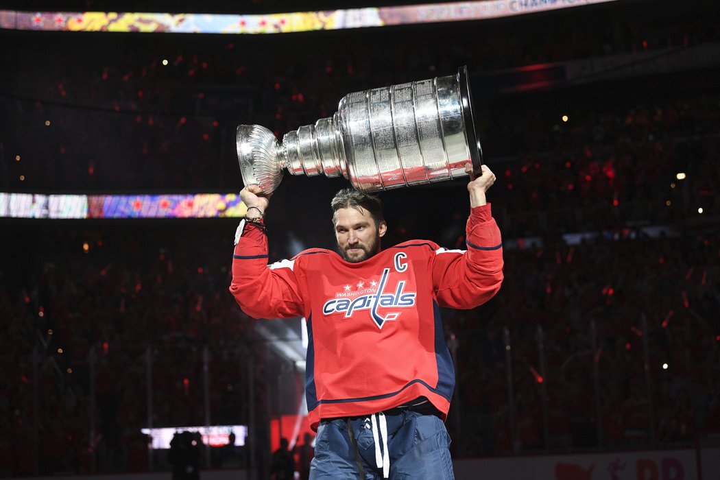 Alexandr Ovečkin znovu přivezl do Washingtonu Stanley Cup