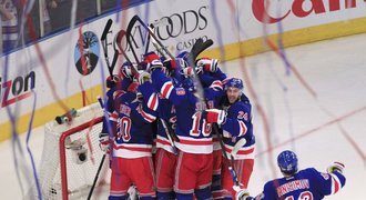 Washingtonu nepomohl ani Hamrlíkův gól, postupují Rangers