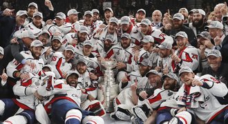 Vegas - Washington 3:4. Capitals slaví první Stanley Cup, Vrána dal gól