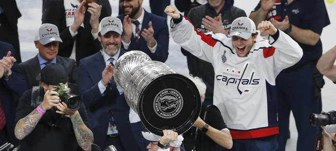 Barry Trotz získal Stanley Cup ve čtvrté sezoně ve Washingtonu