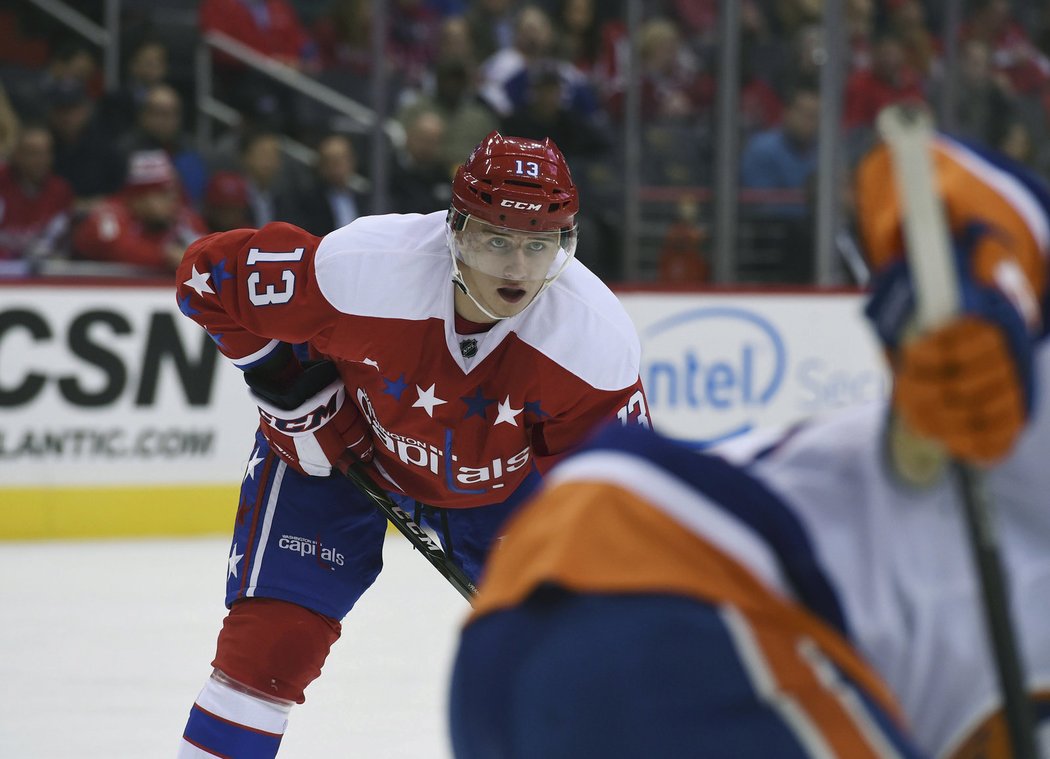 Jakub Vrána během své premiéry v NHL proti Islanders odehrál 10 minut a 10 vteřin