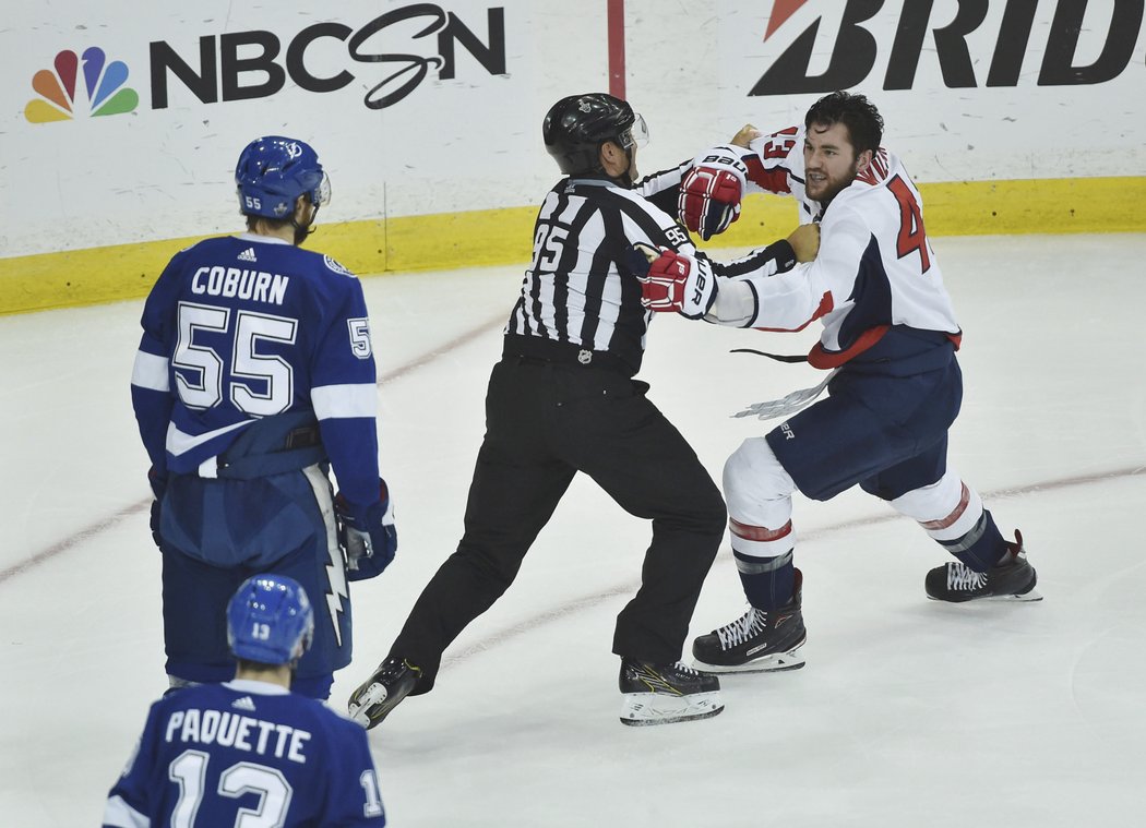 Tom Wilson se naštval na Braydona Coburna