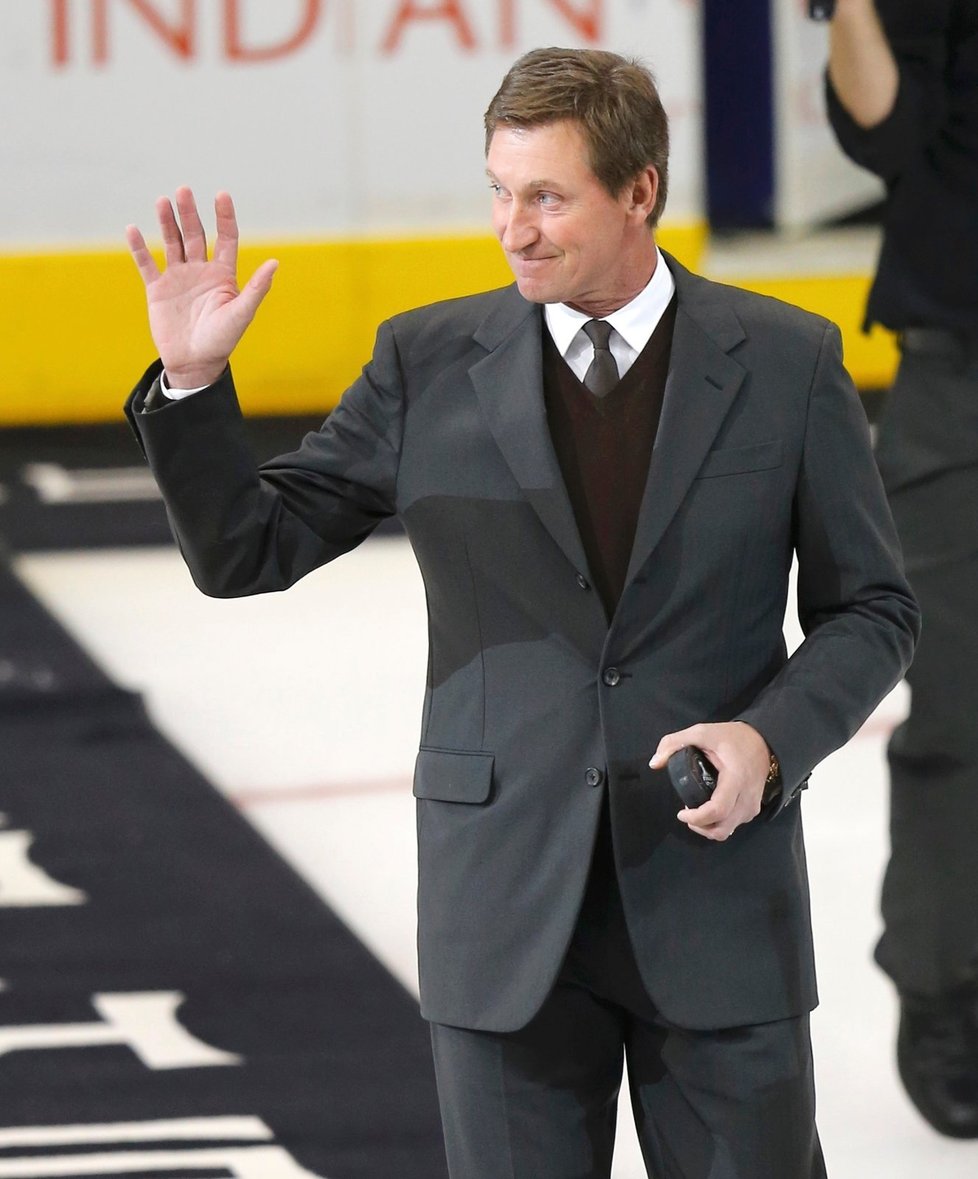 Wayne Gretzky před třetím zápasem finále NHL mezi Los Angeles a New Jersey