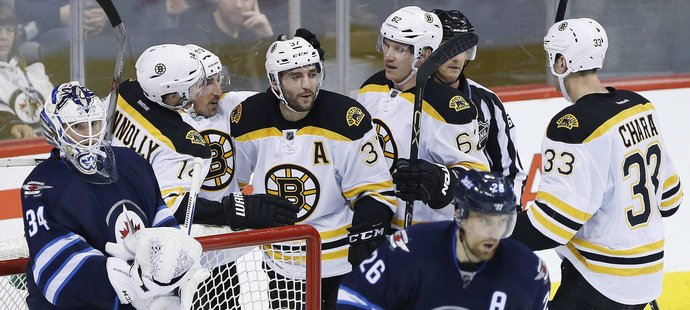 Boston odčinil debakl 2:9 z minulého utkání a ve Winnipegu vyhrál 6:2