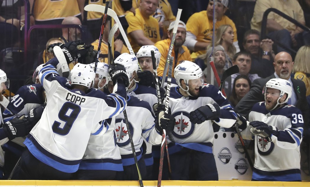 Winnipeg zakončil zápas trefou do prázdné brány a vypukla radost