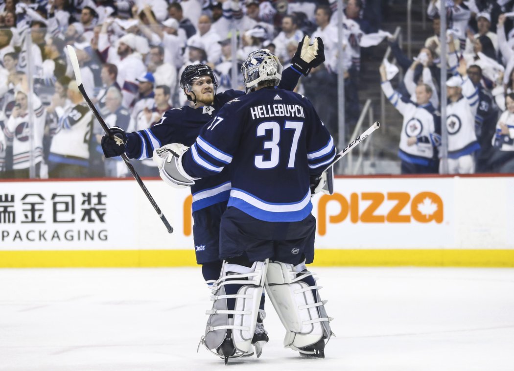 Connor Hellebuyck vychytal obě úvodní výhry Jets