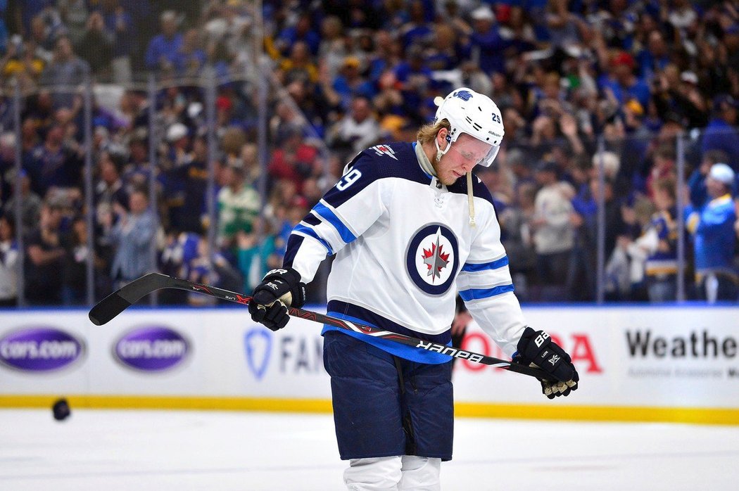 Patrik Laine ještě v dresu Winnipegu