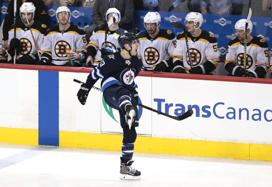 Proti Bruins dal Brandon Tanev první hattrick v NHL