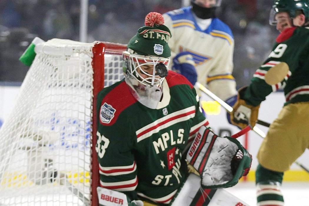 Brankář Minnesoty Cam Talbot