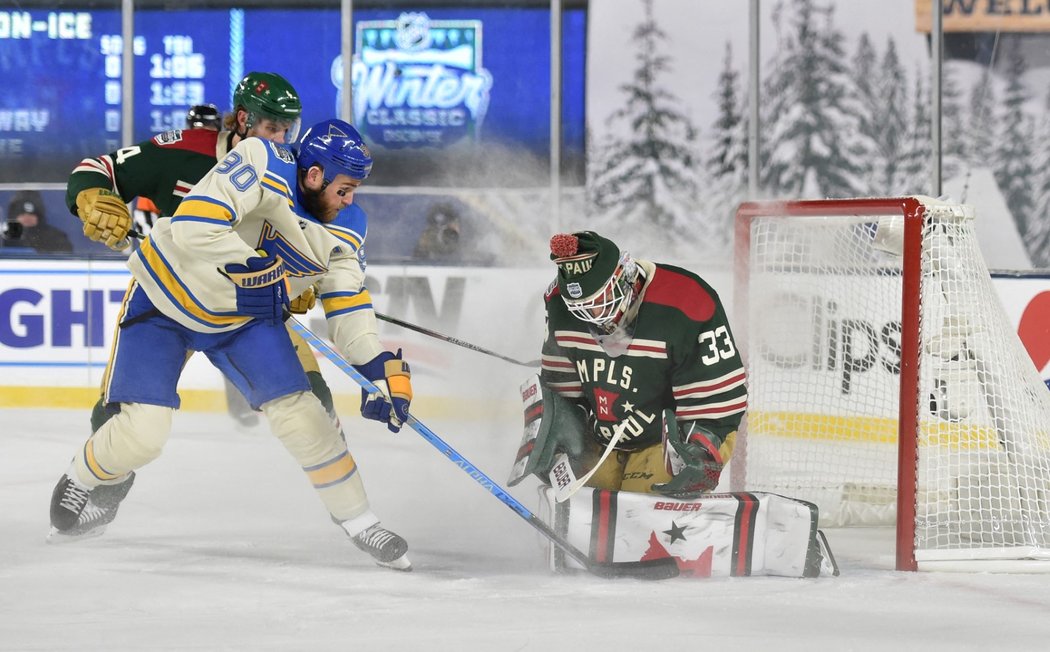 Cam Talbot během Winter Classic 2022