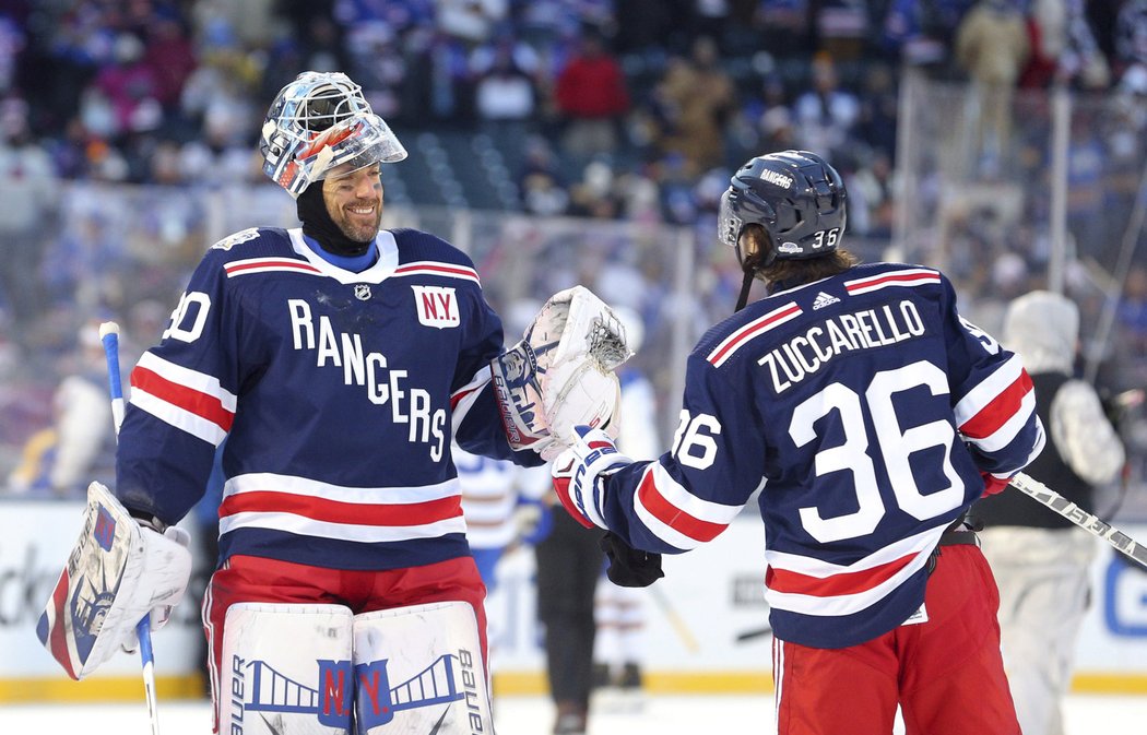 NY Rangers vyhráli i čtvrté utkání v novodobé historii hrané venku, u všech byl i brankář Henrik Lundqvist