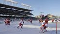 Hráči Detroitu během tréninku pod širým nebem na Wrigley Field.