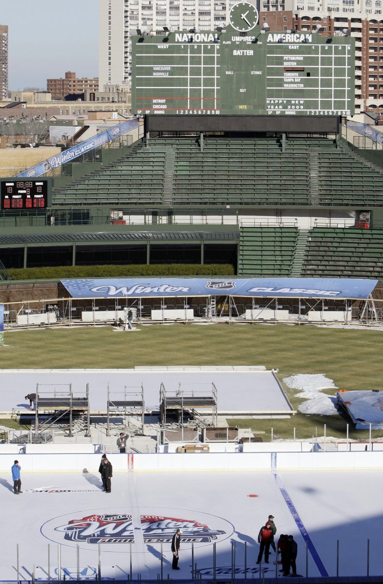Winter Classic 2009: Stadion Wrigley Field v Chicagu.
