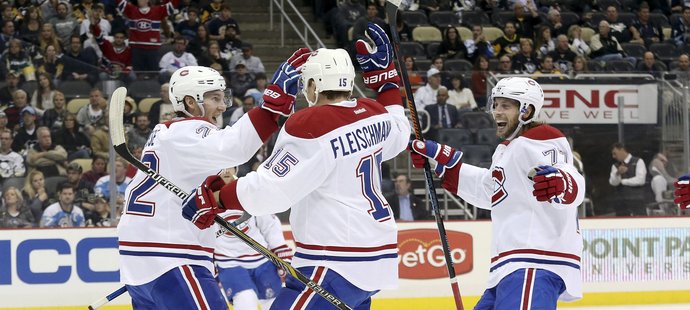 Hráči Montrealu se radují z gólu Tomáše Fleischmanna