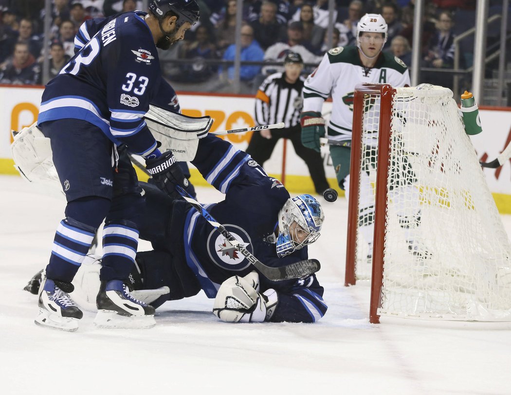 V krásném utkání Winnipegu s Minnesotou padlo jedenáct branek