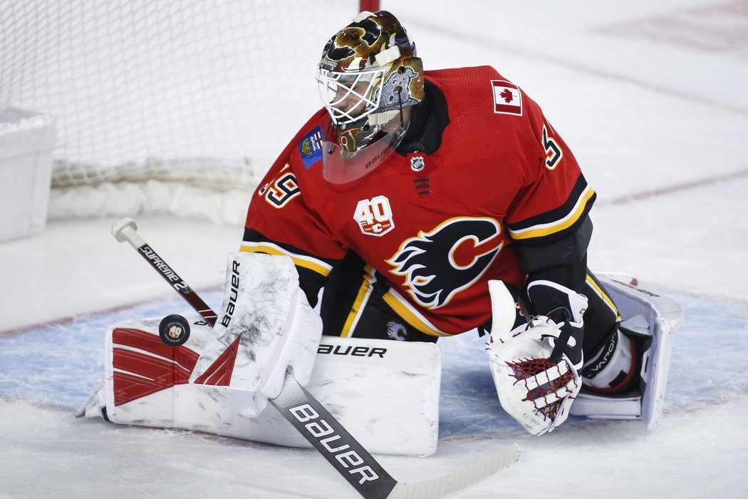 Místo Davida Ritticha dostal v brance Calgary přednost Cam Talbot.