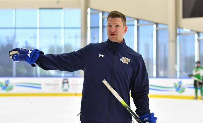 Nový trenérský štáb Sparty už se rýsuje. K Augustovi přijde Čech z Edmontonu Nový trenérský štáb Sparty už se rýsuje. K Augustovi přijde Čech z Edmontonu