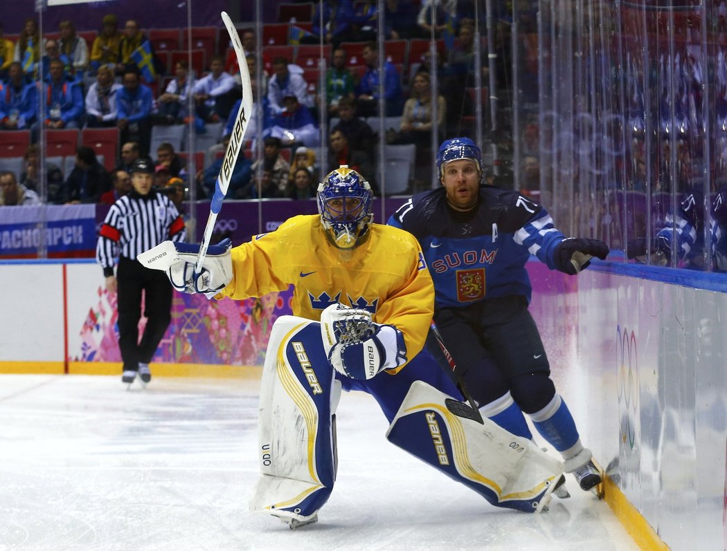 Henrik Lundqvist rozehrál těsně před Leo Komarovem.