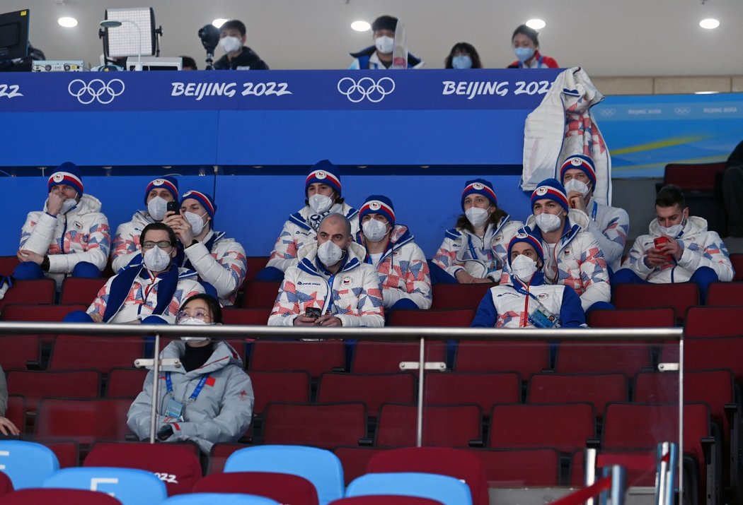 Utkání českých hokejistek proti Číně sledovali v hledišti arény v Pekingu i čeští hokejisté