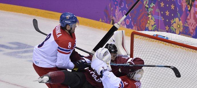 Takhle naremploval Michal Barinka lotyšského útočníka na Ondřeje Pavelce