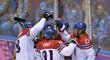 Čeští hokejisté se radují z úvodní branky do sítě Lotyšska, kterou zařídil martin Erat