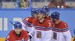 Čeští hokejisté se radují po jedné z branek do sítě Slovenska