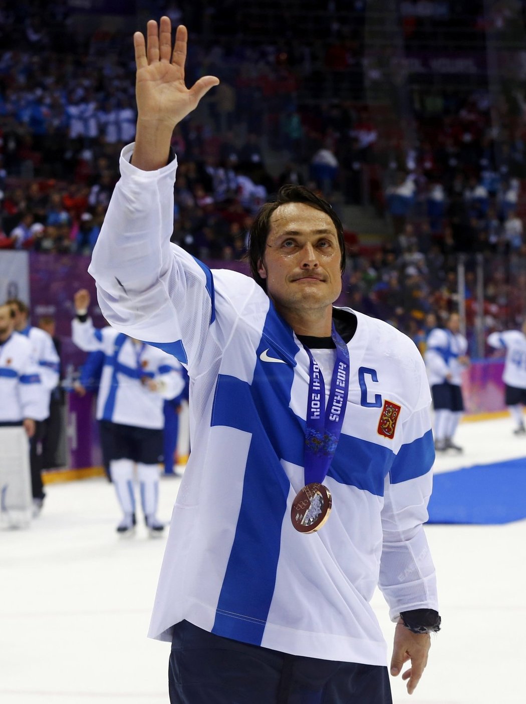 Finská legenda Teemu Selänne se loučí s reprezentační kariérou tím nejlepším možným způsobem. Finští hokejisté v souboji o bronz na olympiádě přejeli i díky jeho dvěma gólům Američany 5:0