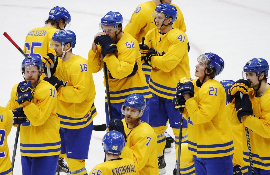 Zklamaní hokejisté Švédska.