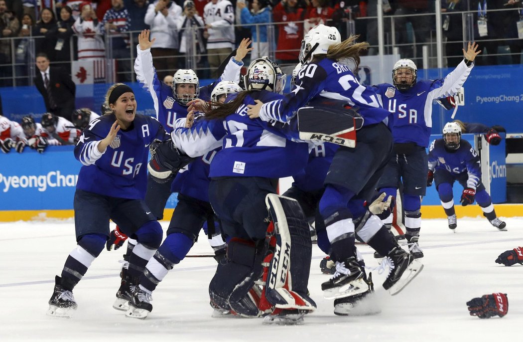 Hokejistky USA vyhrály po 20 letech olympijské hry, ve finále turnaje v Pchjongčchangu zdolaly obhájkyně zlata z Kanady 3:2 po samostatných nájezdech. 