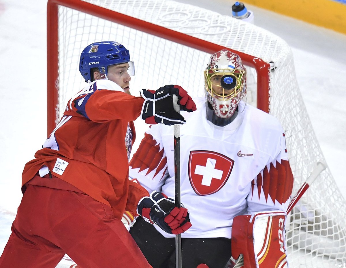 Jonas Hiller dělá českému týmu velké problémy