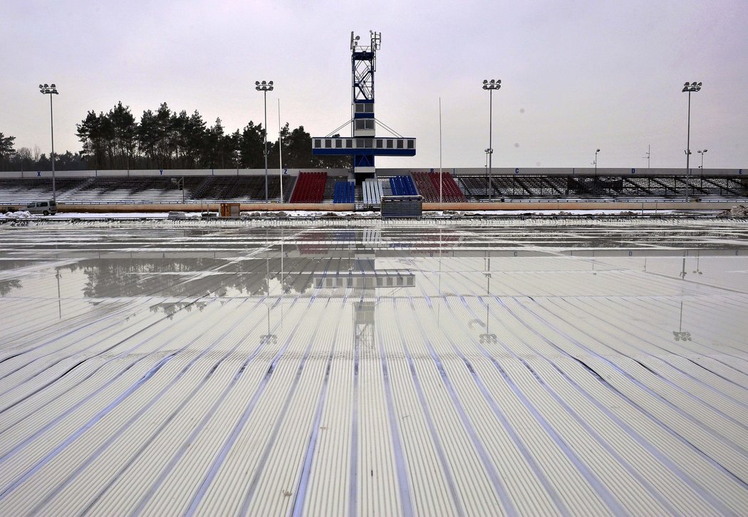 Takhle vzniká ledová plocha pro unikátní Open Air zápas