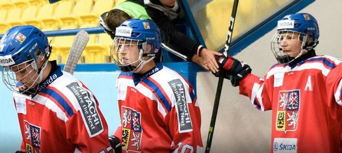 Česká hokejová osmnáctka vyhrála na Memoriálu Ivana Hlinky v Břeclavi v přímém souboji o druhé místo ve skupině A nad Spojenými státy americkými 7:3