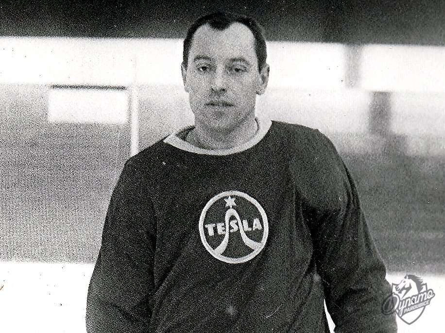 Legendární obránce Pardubic Jiří Andrt jako kapitán dovedl východočeský tým v roce 1973 k mistrovskému titulu