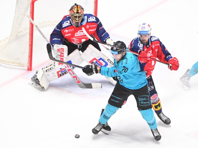 ONLINE: Pardubice se Subbanem vedou nad Vary, Třinec prohrává. Plzeň - Litvínov 7:2 ONLINE: Pardubice se Subbanem vedou nad Vary, Třinec prohrává. Plzeň - Litvínov 7:2