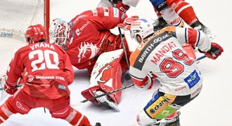 Atmosféra houstne. Ochrana brankáře? Zadina mluvil a Moták koulel očima